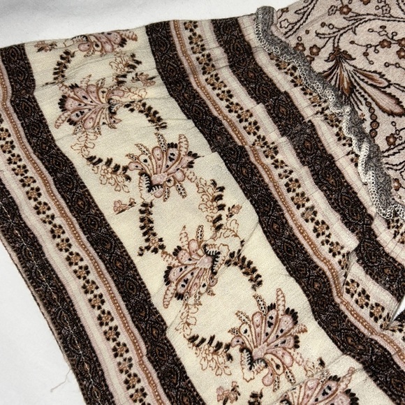 AMERICAN EAGLE OUTFITTERS | Floral Embroidered Blouse Off the Shoulder Peplum XS - Picture 8 of 9